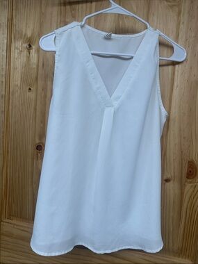 H&M White V-Neck Sleeveless Camisole